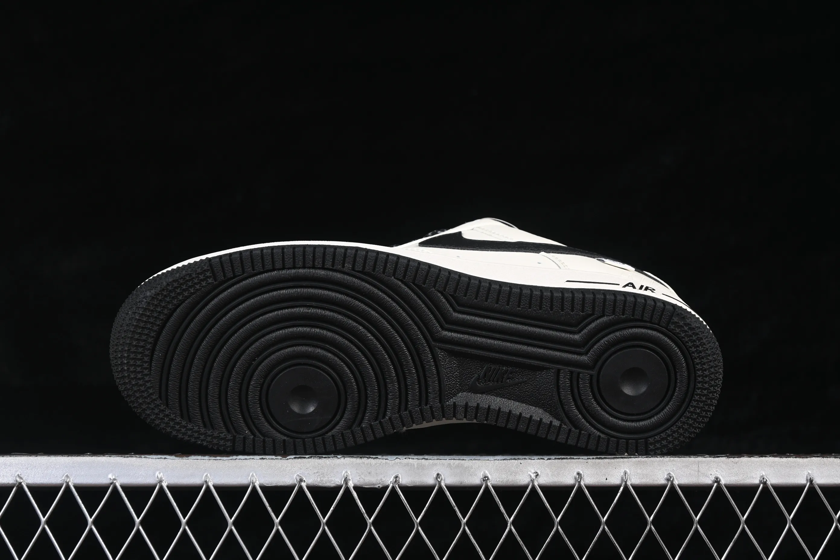 All categories Nk Air Force 1 Air Force series Nk Air Force 1 Low Air Force low-top Nike Air Force 1'07 Low Nike embossed beige black tree pattern Air Force 1 low-top casual sneakers SM6668-120